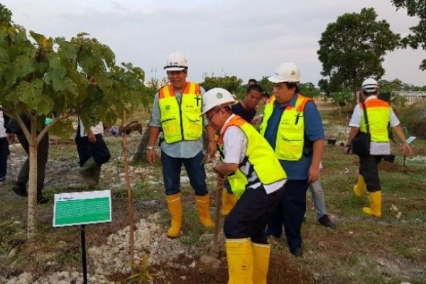 Layanan LAPORAN PENGELOLAAN & PEMANTAUAN LINGKUNGAN 1 kegiatan_kunjungan_kebun_reklamasi_air_jangkang_oleh_komisi_vii_dpr_ri_dan_pt_timah_tbk_20180429_223506